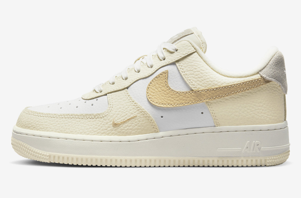 Women’s Nike Air Force 1 ’07 SE ‘Coconut Milk’