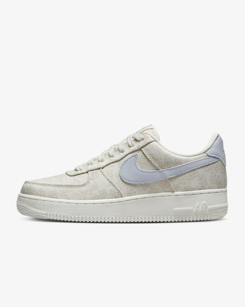 Women’s Nike Air Force 1 ’07 ‘Gold Flower’