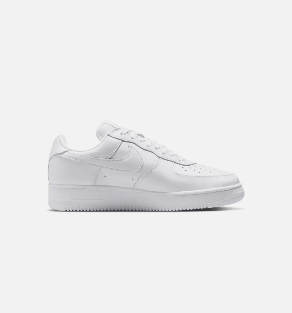 Nike Air Force 1 ’01 ‘Triple White’